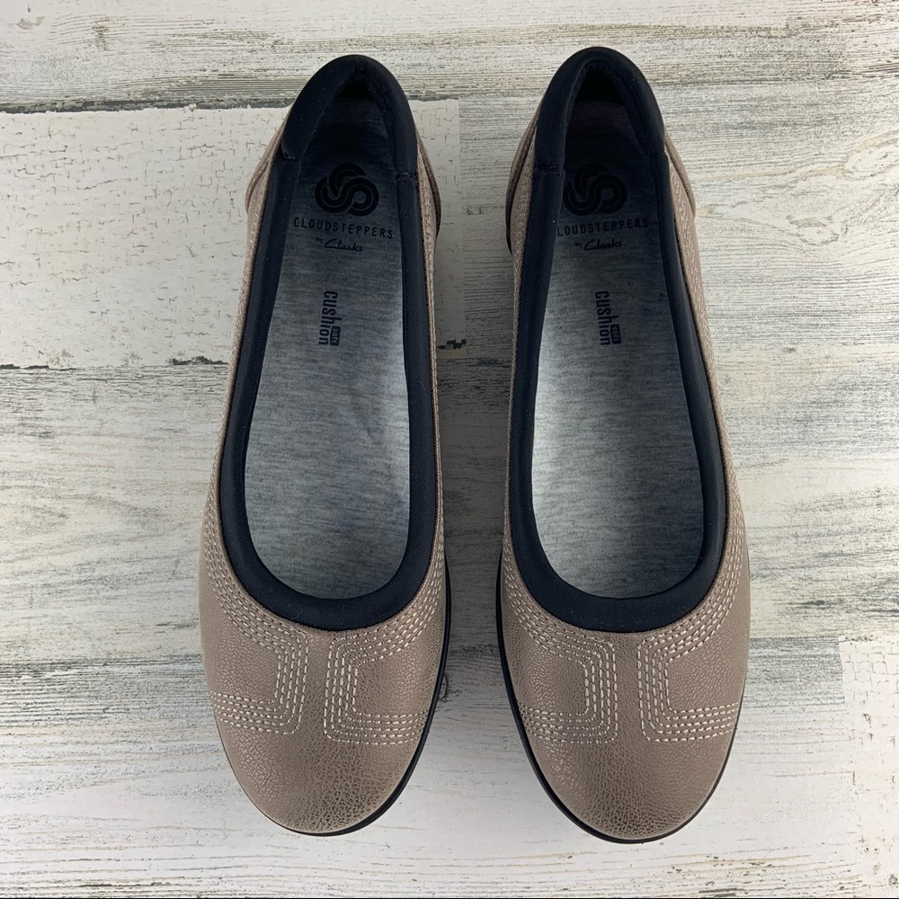 CLARKS Cloudsteppers Bronze Slip On Shoes Size 6 - Picture 2 of 8